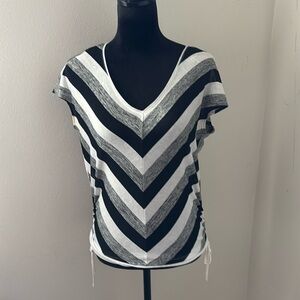 White House Black Market Asymmetrical ruched sides cap sleeves v neck top Sz XXS